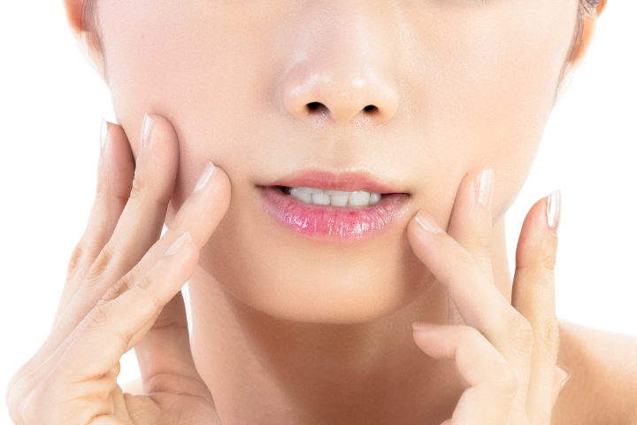 ニキビ、毛穴の開き